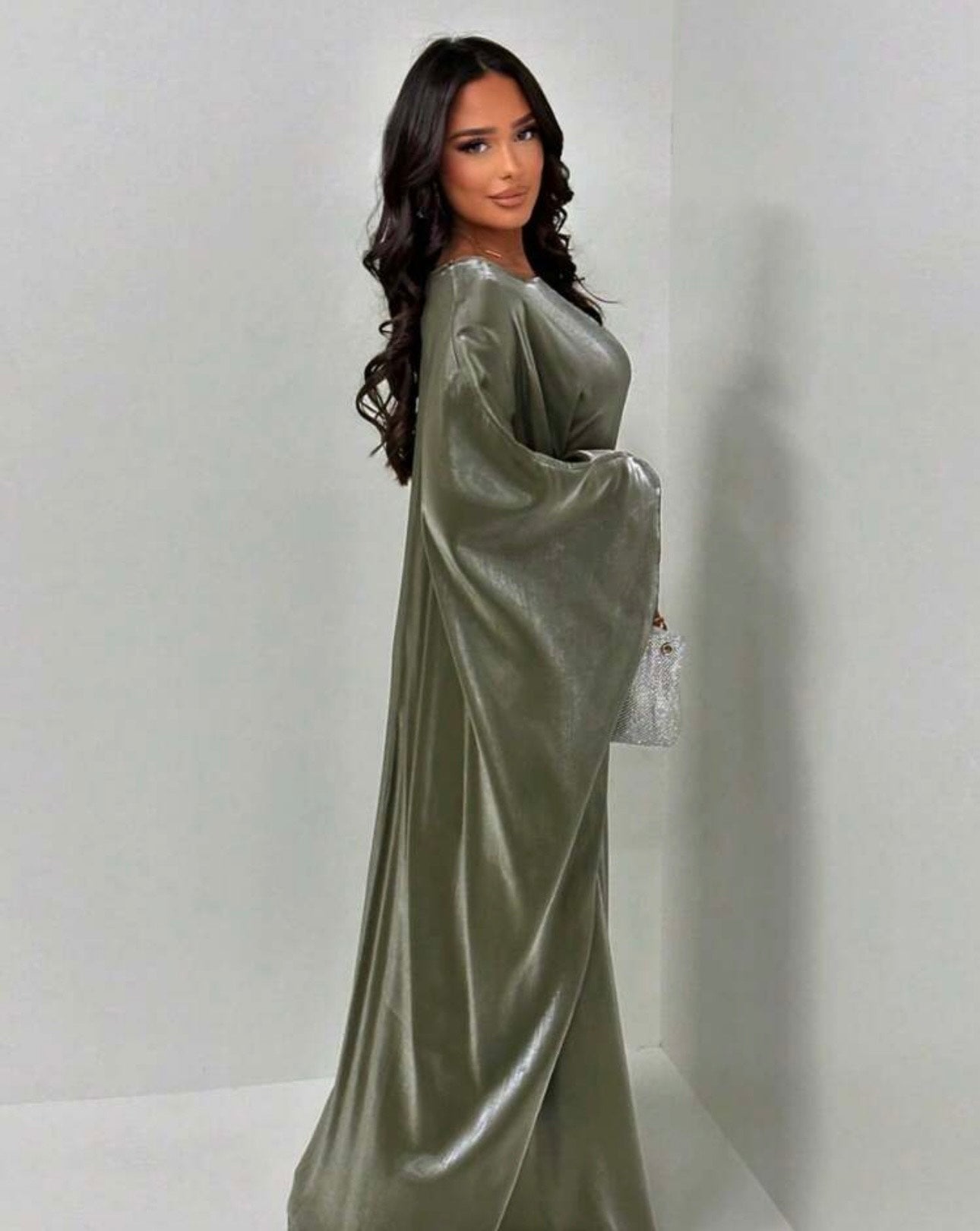 Zarah Butterfly - Wrinkled Satin Abaya